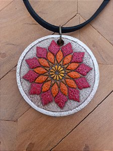 Colar Mandala Redondo Pequeno Vermelho e Laranja