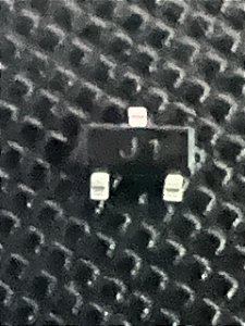 TRANSISTOR J1 = BSS 138 ( SMD )
