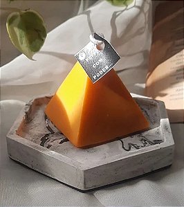 Vela Pirâmide Media