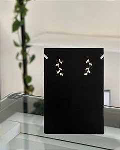 Earcuff Raminho Cravejado