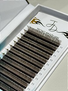 EXTENSÃO DE CÍLIOS TECNO BRAZILIAN MARROM VOLUME BRASILEIRO D 0.07MM JD - 11MM