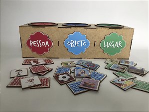 Caixa de Histórias SEIN - Caixa para Contar Histórias em Madeira e Fichas em PVC - MDF - 30 peças