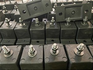 Calço de Borracha para Condensadora de Split com Parafuso podium Maciço Kit com 10