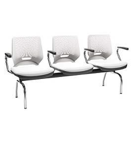 Longarina 3 Lugares Beezi Plaxmetal Encosto Branco Com Braços Pés Cromado Assento Em Vinil