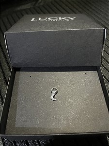 Berloque Lua Cravejada