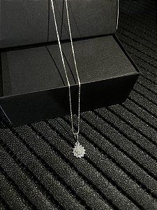 Colar Flor Cravejada