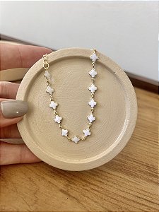 Pulseira Flor Resina Branca - Banhado Ouro
