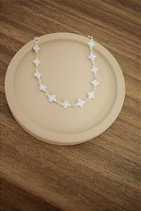 Pulseira Flor Resina Branca - Banhado Prata