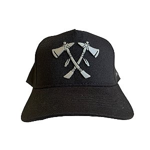 BONÉ TOMAHAWK PRETO DOIS MACHADOS