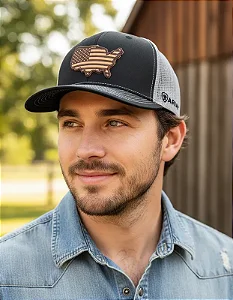 BONÉ ARIAT PRETO LOG MARROM