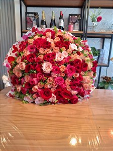Buquê de Rosas Doce Encanto - 150 Rosas Nacionais