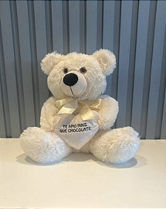 urso de Pelúcia Branco com Coração – "Te Amo Mais que Chocolate" P