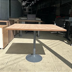 Mesa Reta Marrom 1,00x0,80 m