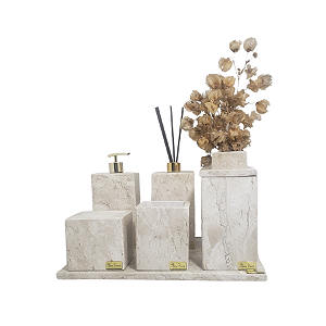 Kit 7 Peças com Bandeja Chanfrada, Porta Sabonete Líquido, Difusor de Ambientes, Solitário, Porta Vela e 2 Caixas Multiuso