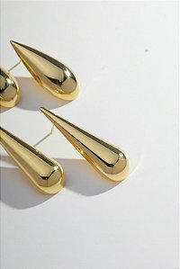 BRINCO CARLA BANHADO A OURO 18K