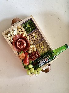 Cesta de frios com cerveja