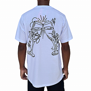 Camiseta Chronic Mano Fler 14 Um Brinde aos Verdadeiros Taças