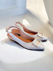 Sapatilha off white fivela