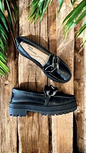 Mocassim tratorado preto couro