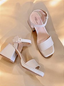 Sandália meia pata off white
