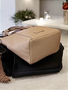 Bolsa couro bege alça mão e transversal