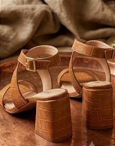 Sandália Croco Camel Salto Bloco