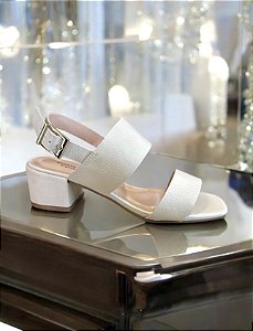 Sandália off white 2 tiras salto 4cm