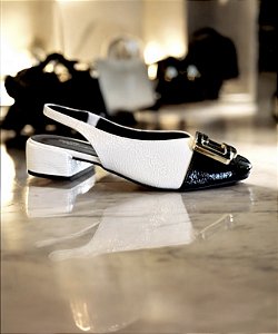 Scarpin Paris bicolor salto baixo