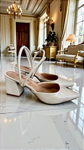 Scarpin off white salto bloco