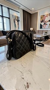 Bolsa preta 100% couro matelassê