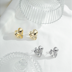 Brinco Coração Martelado