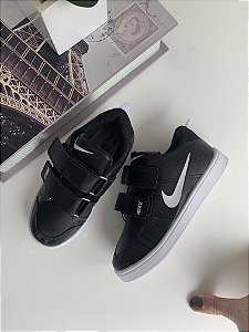 TÊNIS NIKE PRETO 20 AO 33