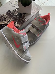 TÊNIS NIKE ROSA 18 AO 33