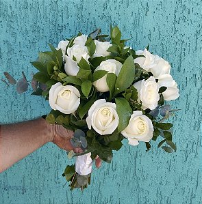 Buquê de Casamento com 12 Rosas Brancas