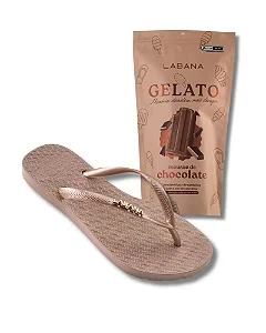 Sandália de dedo Gelato + Pin colecionável | Mousse de Chocolate