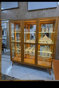 Cristaleira Florence 3 Portas Madeira Maciça 1.62cm com LED