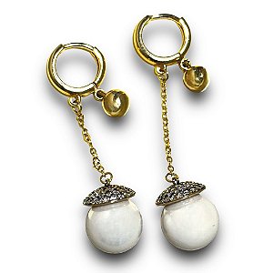 Brinco Semijoia Argolinha Pendente Pérola com Zircônias Cristal