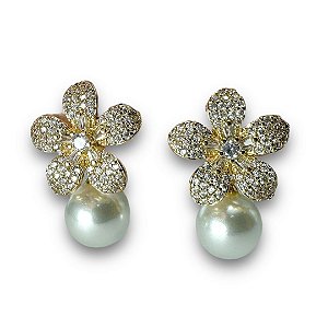 Brinco Semijoia Flor com Pérola e Cravejada com Microzircônias