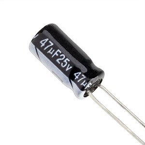 Capacitor Eletrolítico 47UF/25V 5X11MM 105°C P:2,5mm CHONG