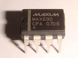 Circuito Integrado MAX690CPA    (DIP-8) MAXIM