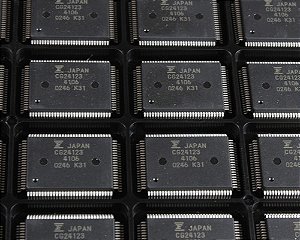 Circuito Integrado MBCG24123-420PF-G SMD   (QFP-100)  CG24123-4207 FUJITSU