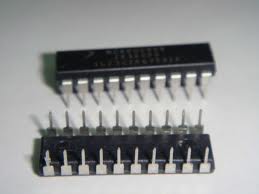 Circuito Integrado MC68HC908JK3ECPE   (DIP-20)  FREESCALE