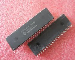 Circuito Integrado PIC 16 F 74 I/P  MICROCHIP