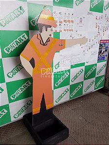BONECO SINALIZADOR EM MADEIRA