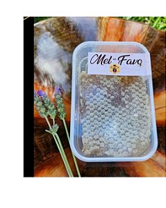 Mel no Favo 100% Natural - A Pura Essência da Colmeia (Aprox. Peso varia de 250 a 400g