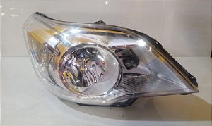 Farol Dianteiro L.D Chevrolet Montana 2011 a 2016 C/Detalhe