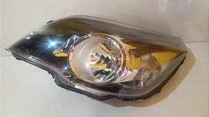 Farol Dianteiro L.E Chevrolet Montana 2011 a 2021 C/ Detalhe