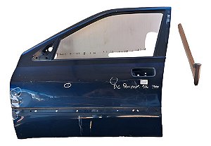 Porta Dianteira Esquerda Peugeot 406 Break 1997 A 99 Detalhe Dianteira Esquerdo Preto