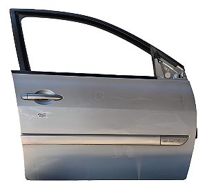 Porta Dianteira Direita Renault Megane 2006 A 2011 Detalhe Dianteira Direita Prata