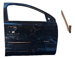 Porta Dianteira Direita Toyota Etios 2013 2014 A 22 Detalhe Dianteira Direito Preto